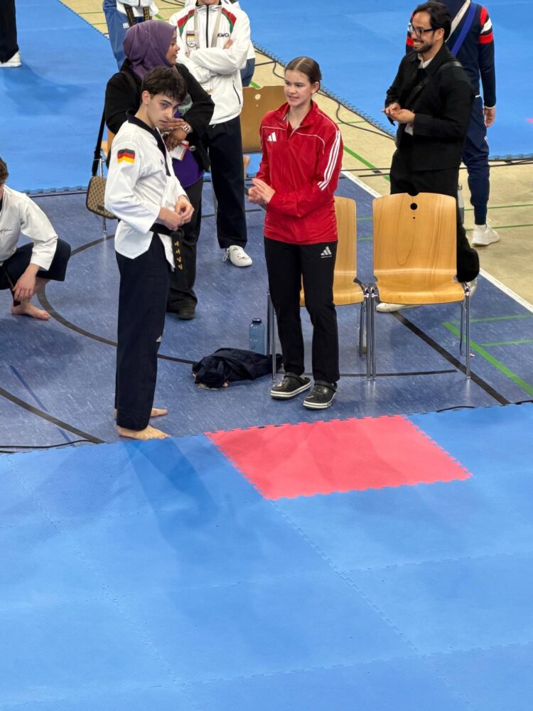 a0de126f-7437-489d-96ec-7c6a3178e2b1