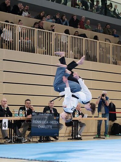 e00f9d5b-c64d-40e0-9570-0f2173bebf56